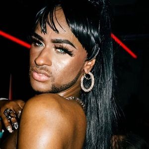 Meet your Posher, Yaniel